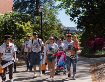 students and families on Oregon State University campus