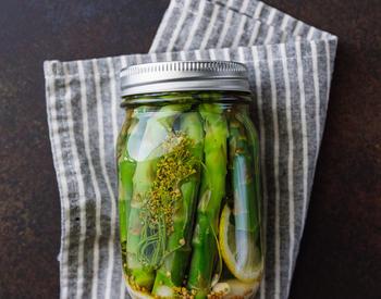 jar of asparagus canned